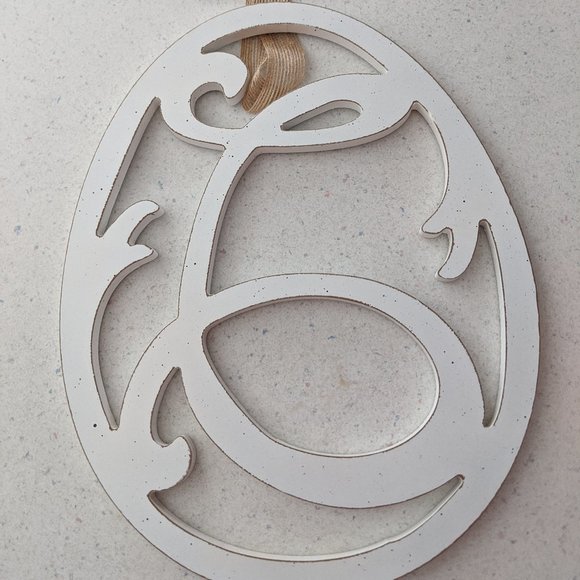 Pretty Scroll Cursive Initial "C" Easter Egg - NWT - Picture 1 of 1